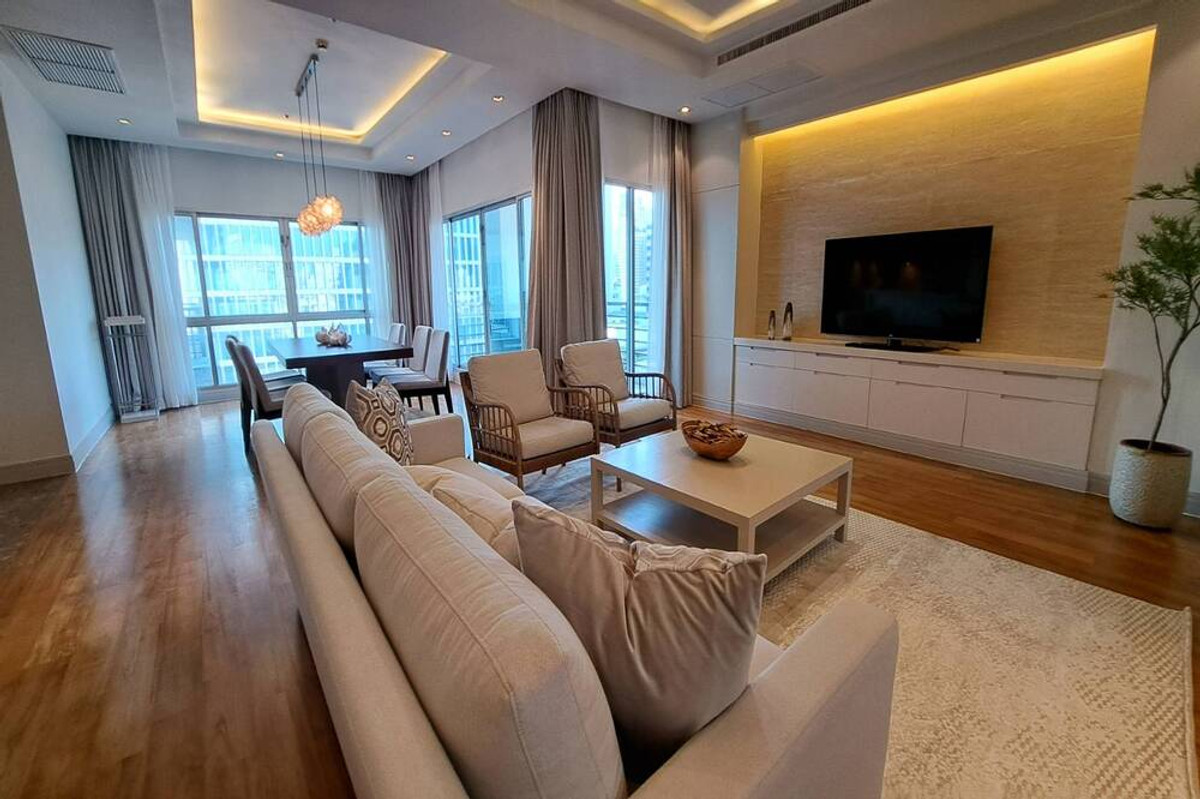 For RentCondoWitthayu, Chidlom, Langsuan, Ploenchit : 🔥 For Rent !!  modern style, Good location !! 🔥 Code C20260300004..........Royal Residence Park, 3 bedroom, 3 bathroom, furnished, ready to move in 📣📣