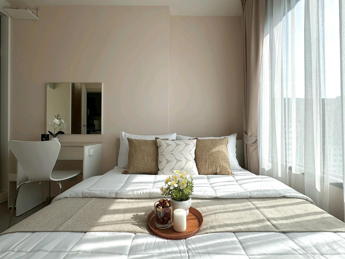 For RentCondoSamut Prakan,Samrong : 📌 Rent : Aspire Erawan Prime // High floor corner room The owner lives here himself and has never rented it out before.