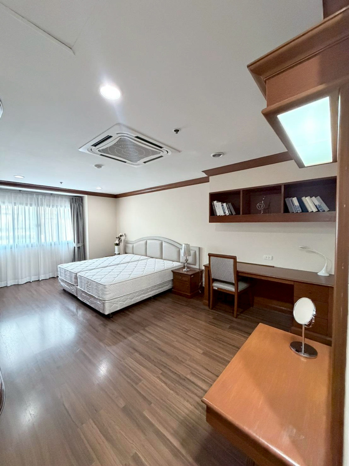 ให้เช่าคอนโดสุขุมวิท อโศก ทองหล่อ : 🏙️ คอนโดให้เช่า G.P. Grande Tower 🦮Pet Friendly ใจกลางอโศก เลี้ยงสัตว์ได้ถึง 4 ตัว🐈