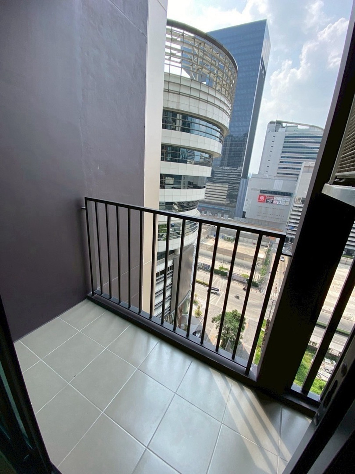 For RentCondoRama9, Petchburi, RCA : FOR RENT - 1 BEDROOM 26.5 SQ.M- READY TO MOVE IN - CALL NOW 094-641-5974
