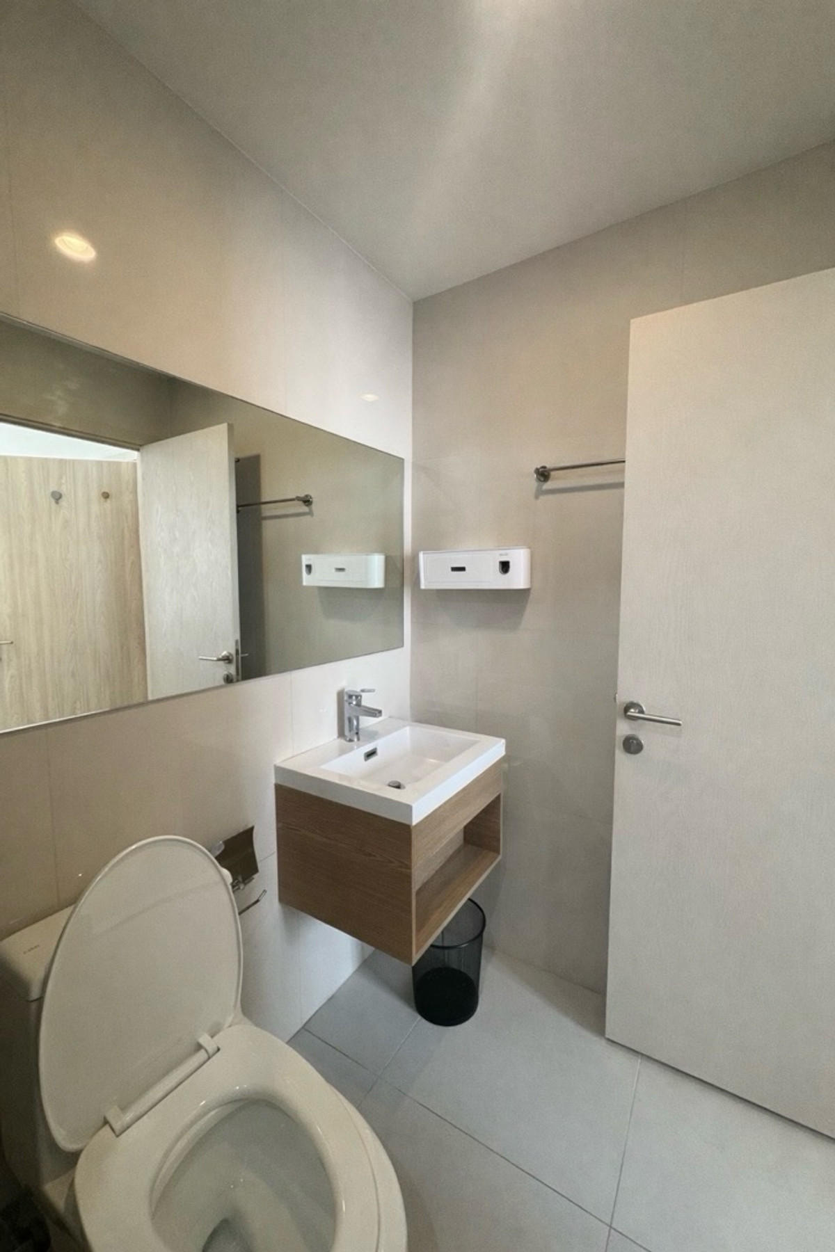 For RentCondoPinklao, Charansanitwong : 💙@condocurator 💙 For rent Nue Noble Faichai - Wanglang, fully furnished. There is a washing machine [PM4808]