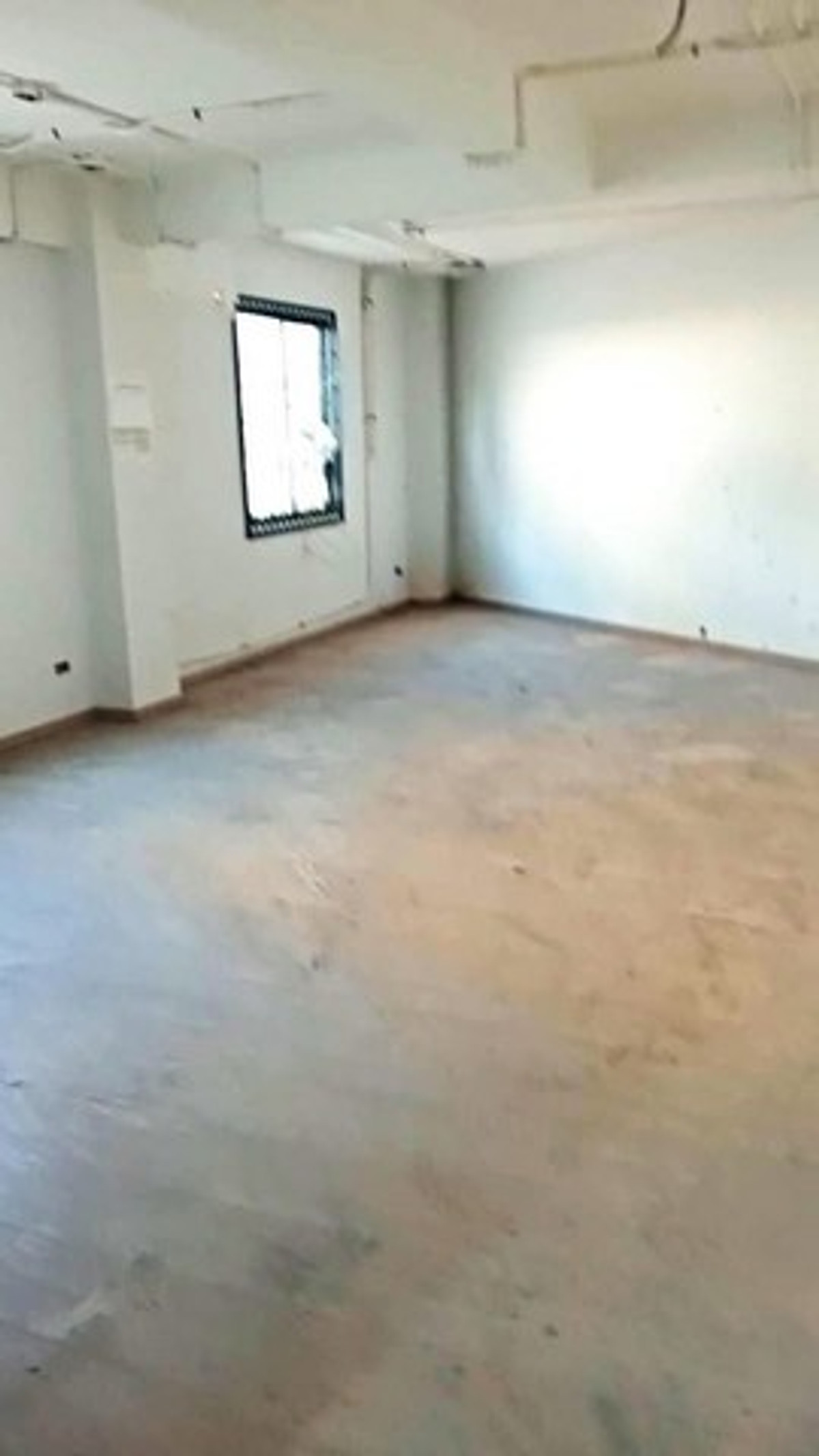 For RentShop HouseThaphra, Talat Phlu, Wutthakat : HR3272 Announcement of commercial building for rent, 4 units, 5 floors, location near the Bangkok Yai District Office. Potential location on the Thonburi side Next to government agencies and communities Convenient travel near the BTS.