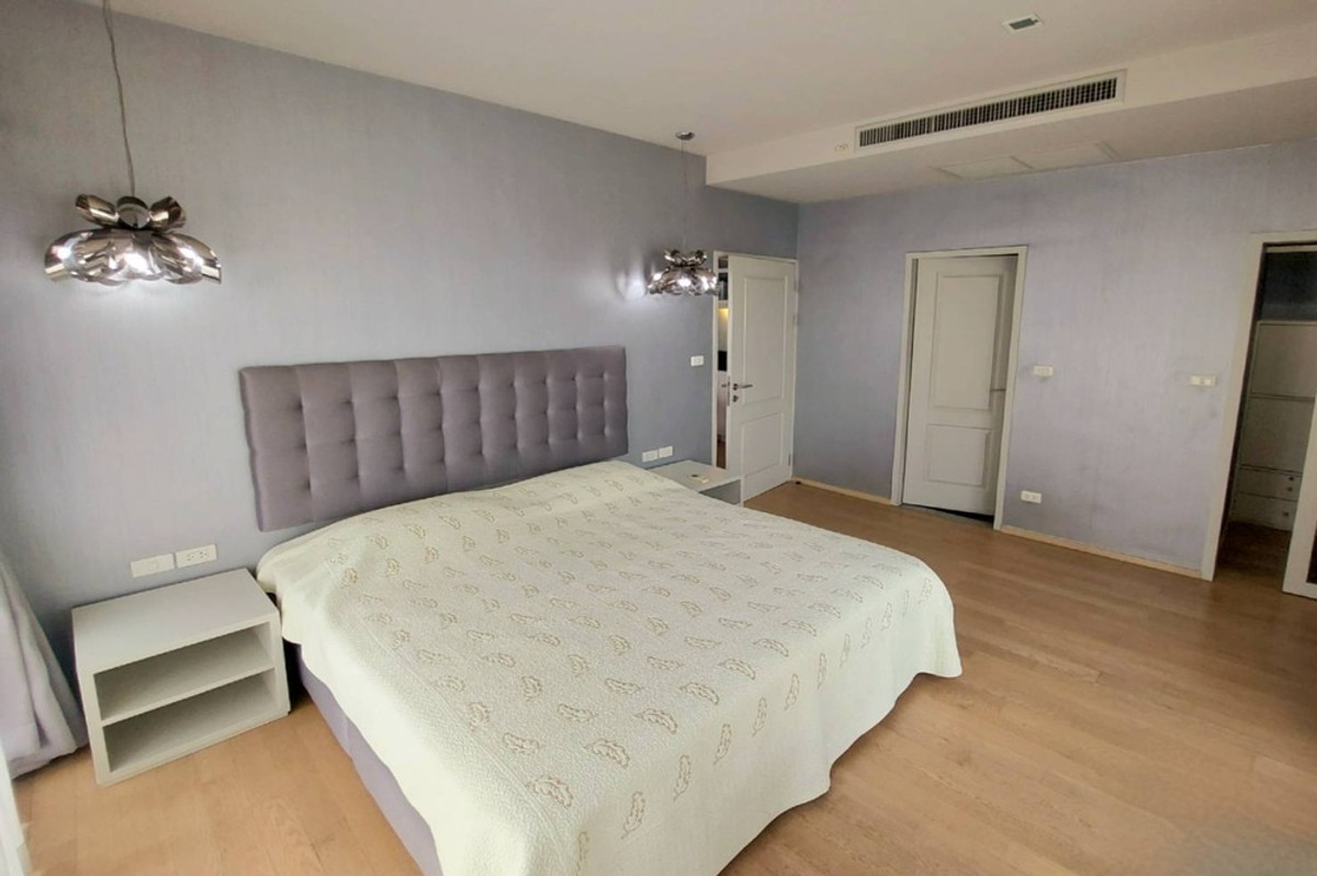 ให้เช่าคอนโดสุขุมวิท อโศก ทองหล่อ : 🔥 สำหรับเช่า !! ชั้นสูง 18++, มีอ่างอาบน้ำ !! 🔥 Code C20230101528..........Noble Refine, 1 ห้องนอน, 1 ห้องน้ำ, แต่งครบ, พร้อมเข้าอยู่ 📣📣