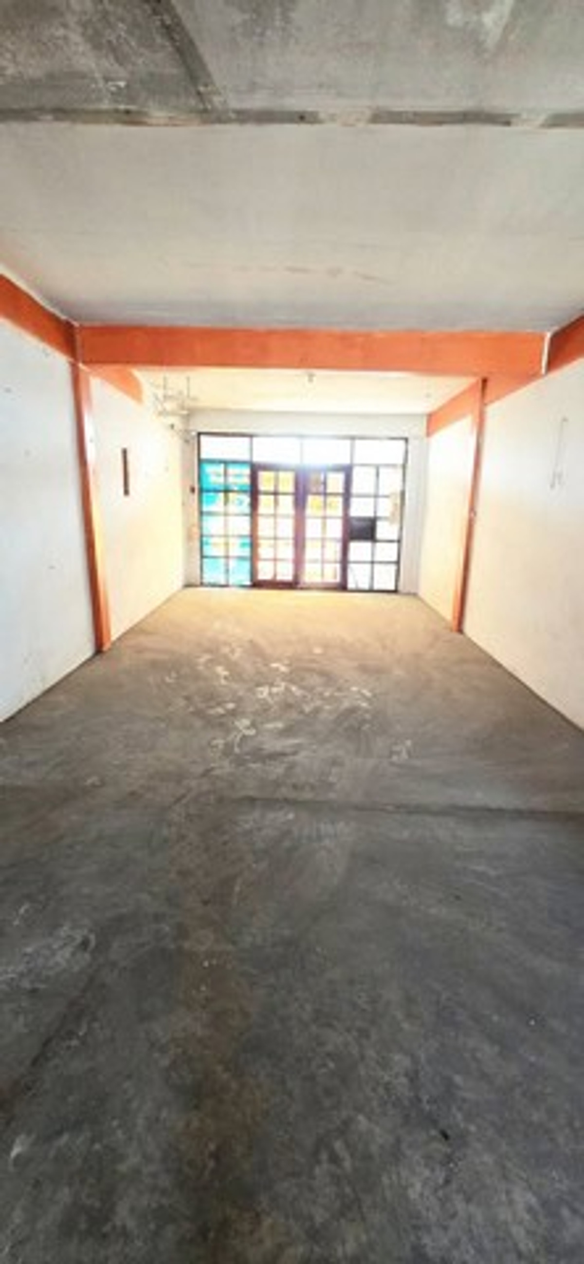 For RentShop HouseThaphra, Talat Phlu, Wutthakat : HR3272 Announcement of commercial building for rent, 4 units, 5 floors, location near the Bangkok Yai District Office. Potential location on the Thonburi side Next to government agencies and communities Convenient travel near the BTS.