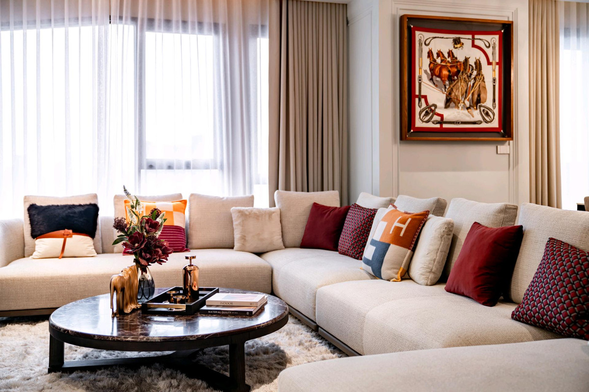 For SaleCondoKhlongtoei, Kluaynamthai : 🌟𝐏𝐞𝐧𝐭𝐡𝐨𝐮𝐬𝐞 𝟐𝟑𝟎 𝐬𝐪𝐦 𝐒𝐡𝐨𝐰 𝐮𝐧𝐢𝐭 ⭐️
 Sell fully Furnished professionally decorated unit!!  Foreigner Quota