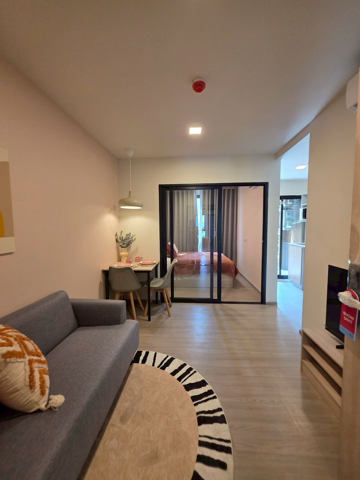 ให้เช่าคอนโดแจ้งวัฒนะ เมืองทอง : ให้เช่า คอนโด เวย์ ชินเขต Vay Chinnakhet  คอนโดใหม่แกะกล่องจากแสนสิริ 