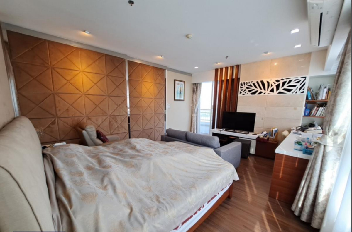 For RentCondoRama3 (Riverside),Satupadit : Condo for rent, Supalai Prima Riva, 3 bedrooms, 246 sq m., near BTS Surasak, near Central Plaza Rama 3.