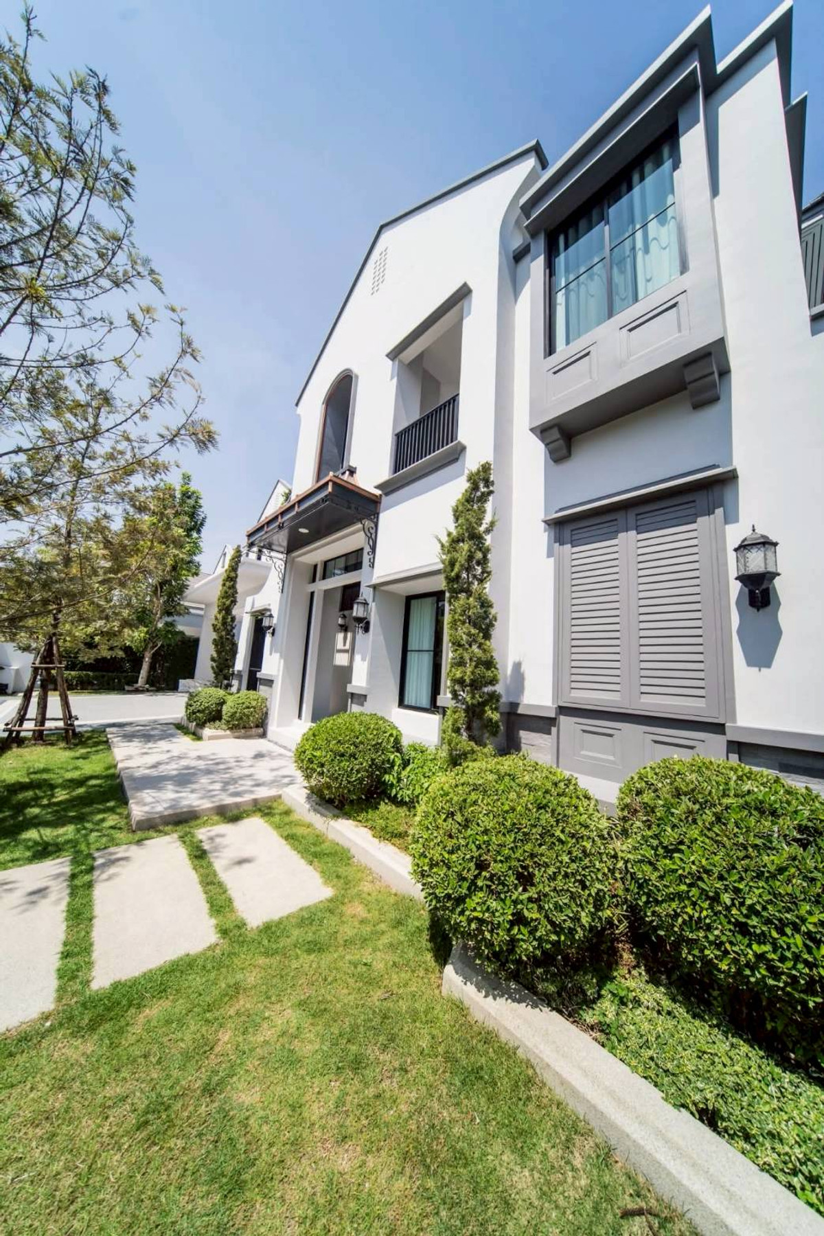 ให้เช่าบ้านพัฒนาการ ศรีนครินทร์ : ปล่อยเช่า นันทวัน พระราม 9 – กรุงเทพกรีฑาตัดใหม่ ขนาดใหญ่ 123 ตร.ว. ตกแต่งพร้อมอยู่ Please call: 082-894-4624