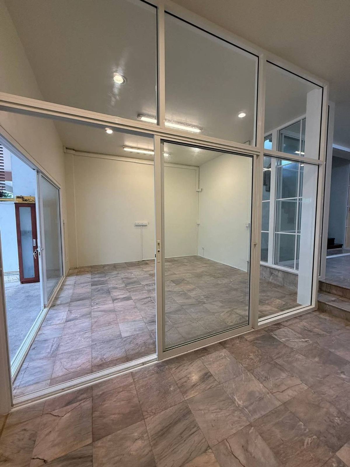 ขายทาวน์โฮมรามคำแหง หัวหมาก : ทาวน์เฮ้าส์ หมู่บ้านศรีวรา ทาวน์อินทาวน์ / 4 ห้องนอน (ขาย), Townhouse Srivara Town in Town / 4 Bedrooms (FOR SALE) JANE033