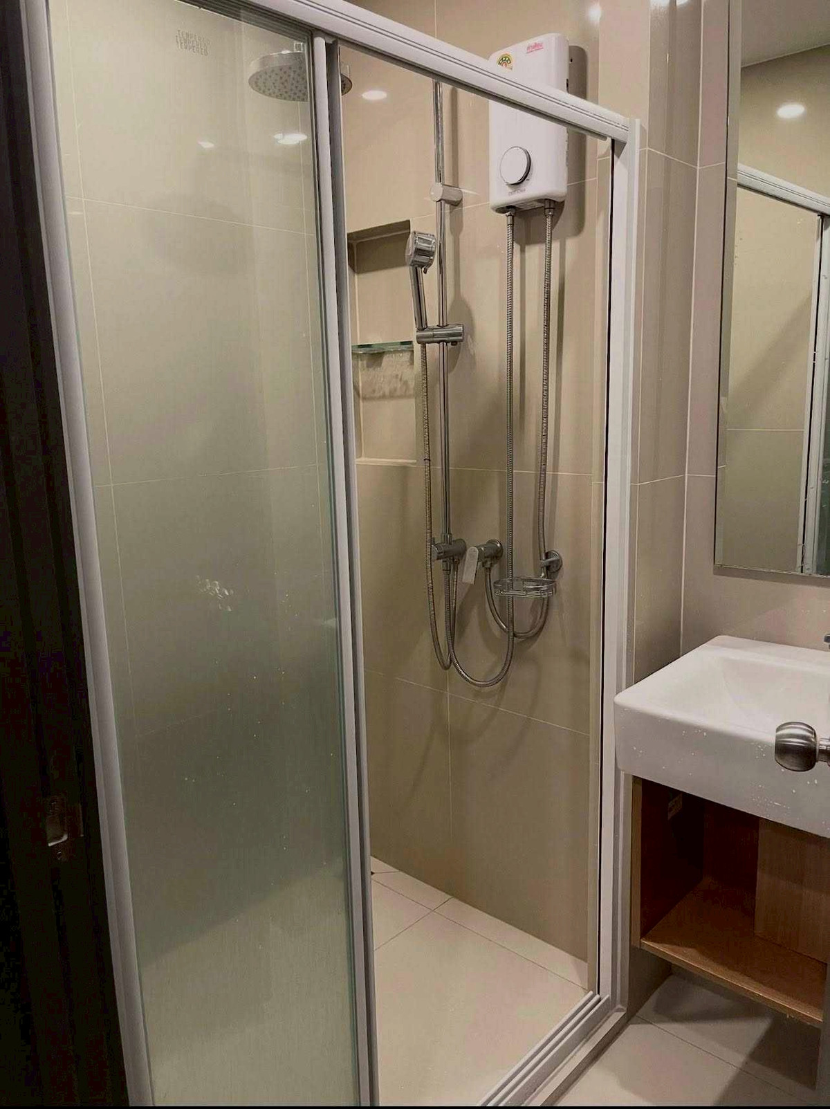 For RentCondoOnnut, Udomsuk : 🏡✨ Condo for Rent at Elio Del Nest – Beautifully decorated with full built-in furniture, ready to move in! 🚆 Only 700 meters from BTS Udom Suk