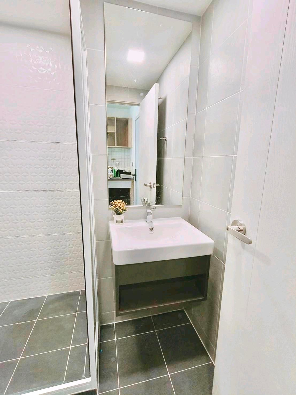 For RentCondoPathum Thani,Rangsit, Thammasat : 📍 Kave Town Island | Water park condo next to Bangkok University.