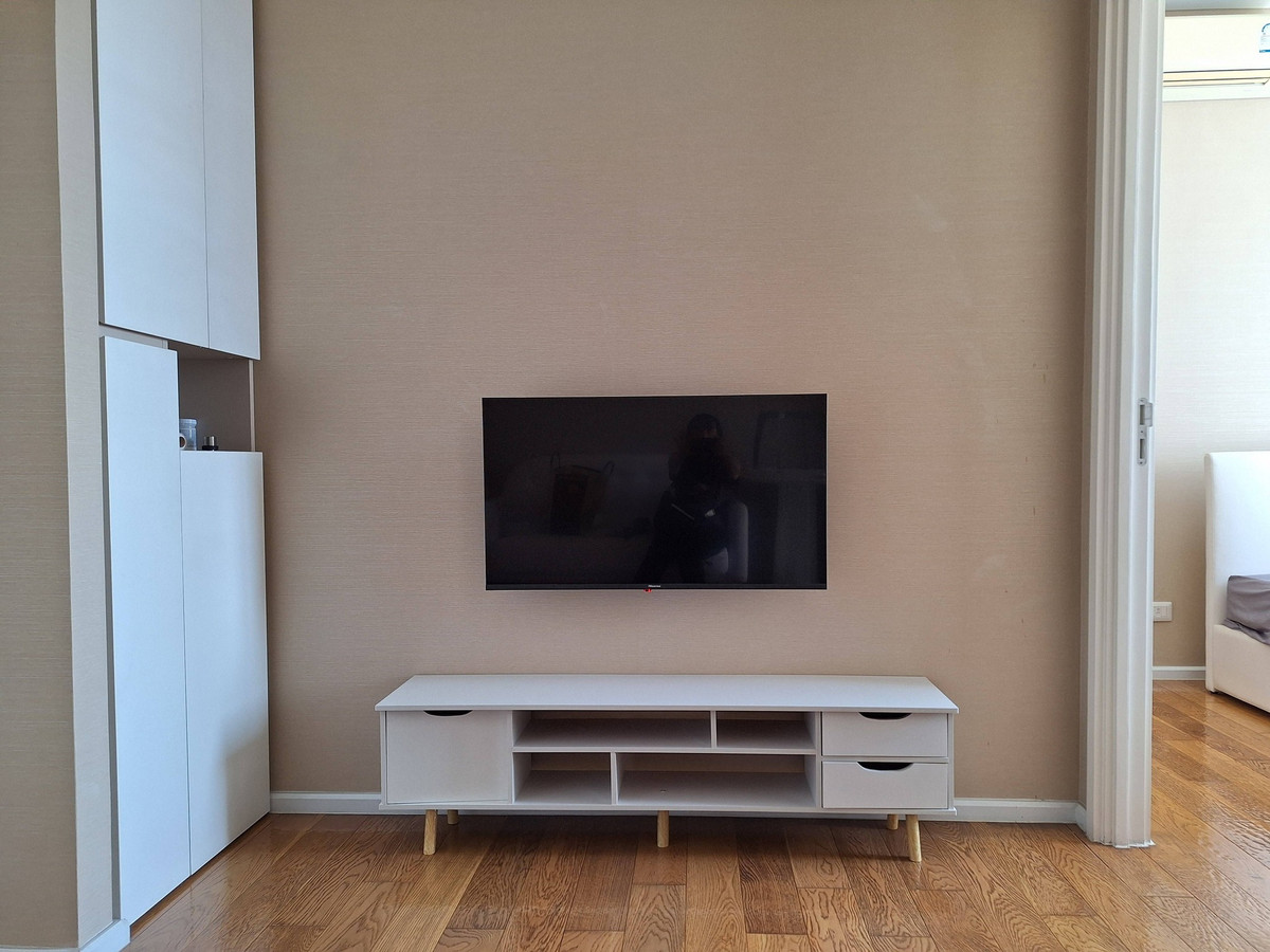 For RentCondoLadprao, Central Ladprao : Beautiful room, exactly as described, ready to move in, The Saint Residence, near BTS Ha Yaek Lat Phrao Station, easy to travel, make an appointment to see urgently, call/line.