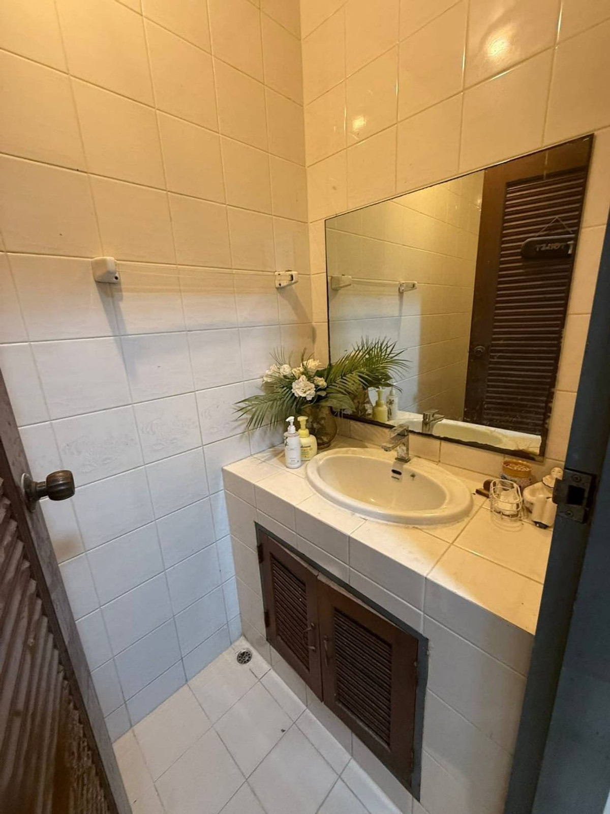 ขายทาวน์โฮมรามคำแหง หัวหมาก : ทาวน์เฮ้าส์ หมู่บ้านศรีวรา ทาวน์อินทาวน์ / 4 ห้องนอน (ขาย), Townhouse Srivara Town in Town / 4 Bedrooms (FOR SALE) JANE033