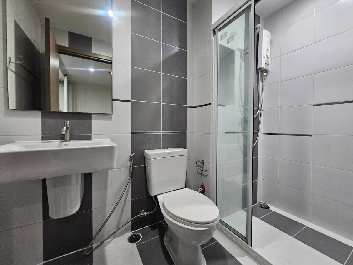 For RentCondoOnnut, Udomsuk : Rent 1 bedroom, 1 bathroom, The Base Sukhumvit 77.