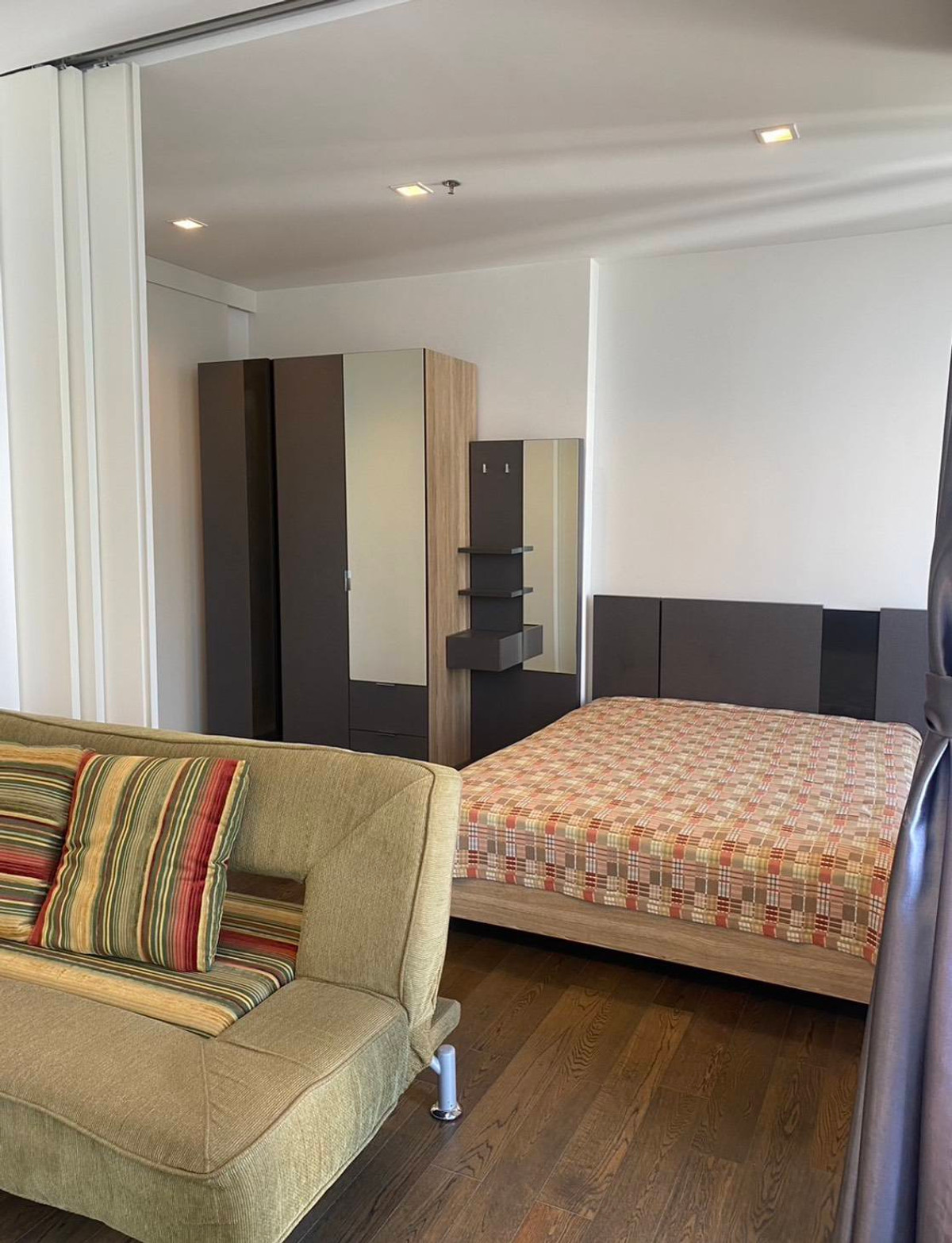 For RentCondoSathorn, Narathiwat : For rent/sale 39 sq m, 35th floor, NARA 9 Sathorn Condo.