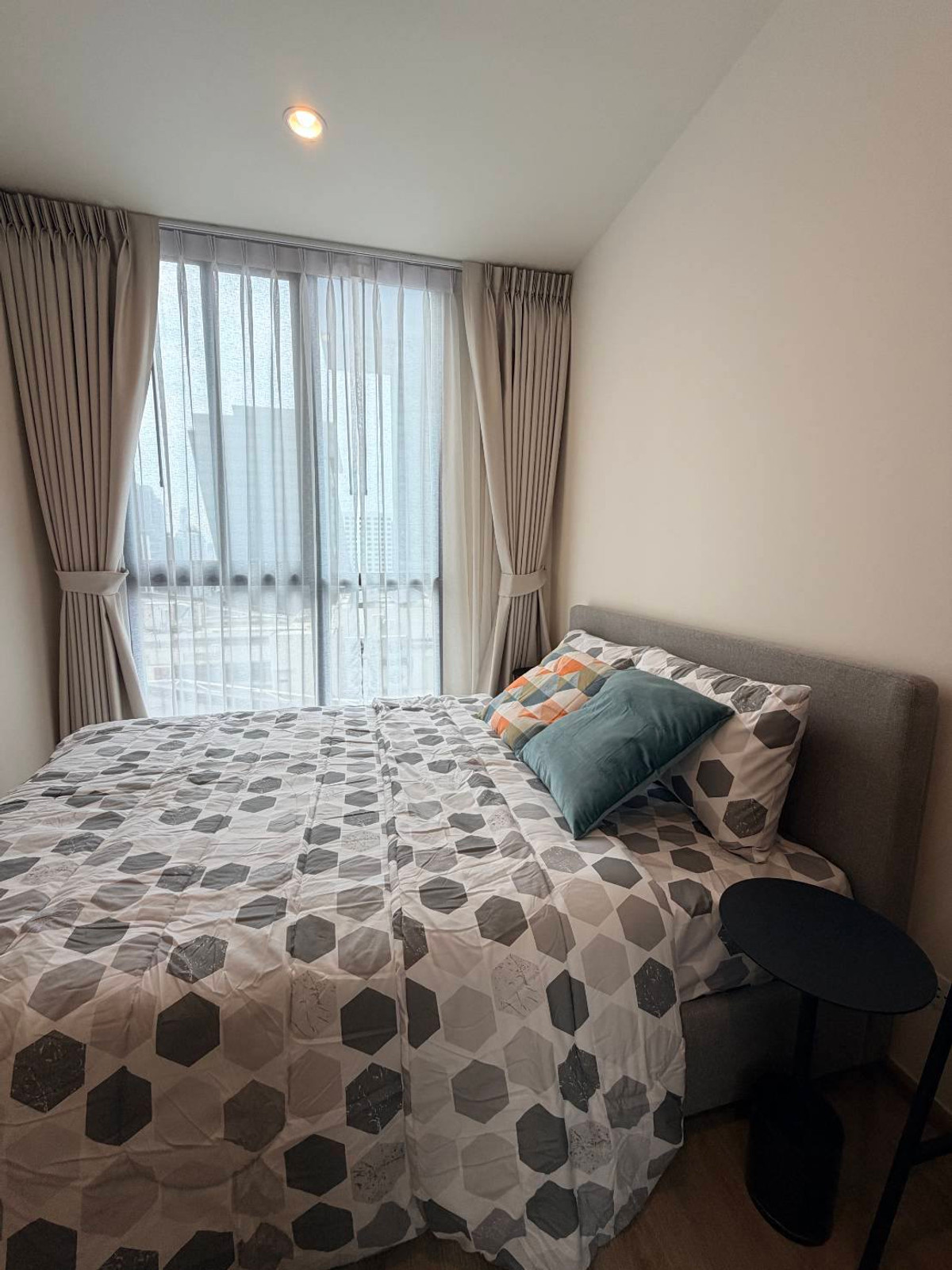 ให้เช่าคอนโดพระราม 9 เพชรบุรีตัดใหม่ RCA : FOR RENT - 1 BEDROOM 26.5 SQ.M-  READY TO MOVE IN - CALL NOW 094-641-5974