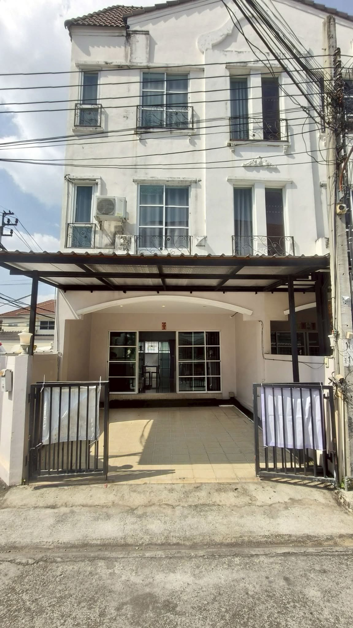 ให้เช่าทาวน์โฮมเอกชัย บางบอน : ให้เช่า/ขาย ทาวน์โฮม 3 ชั้น โครงการโมเดิร์นทาวน์ เอกชัย 46