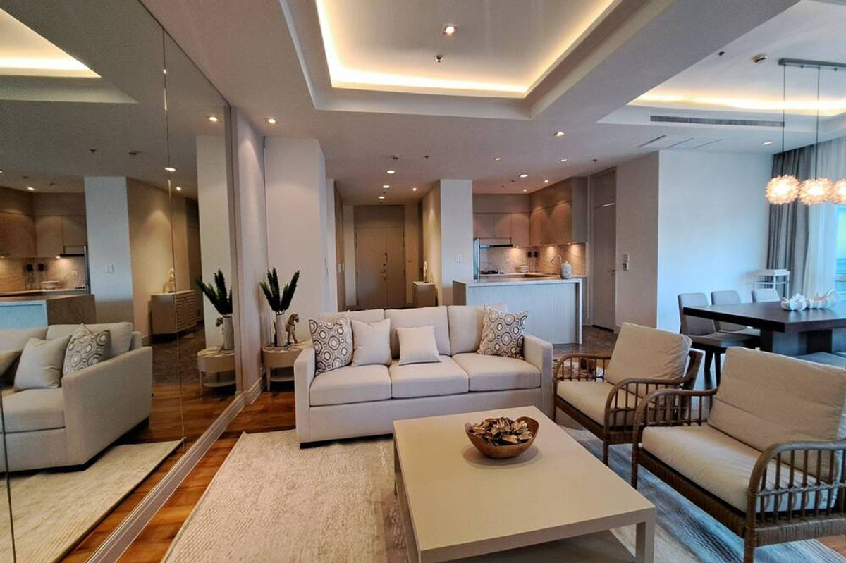 For RentCondoWitthayu, Chidlom, Langsuan, Ploenchit : 🔥 For Rent !!  modern style, Good location !! 🔥 Code C20260300004..........Royal Residence Park, 3 bedroom, 3 bathroom, furnished, ready to move in 📣📣
