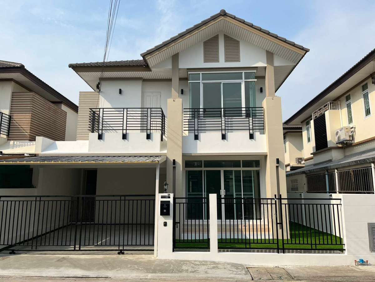 ขายนนทบุรี บางใหญ่ บางบัวทอง : บ้านแฝด หมู่บ้านชิชากร 2 / 3 ห้องนอน (ขาย), Semi - detached house Chichakorn Village 2 / 3 Bedrooms (FOR SALE) AOM082