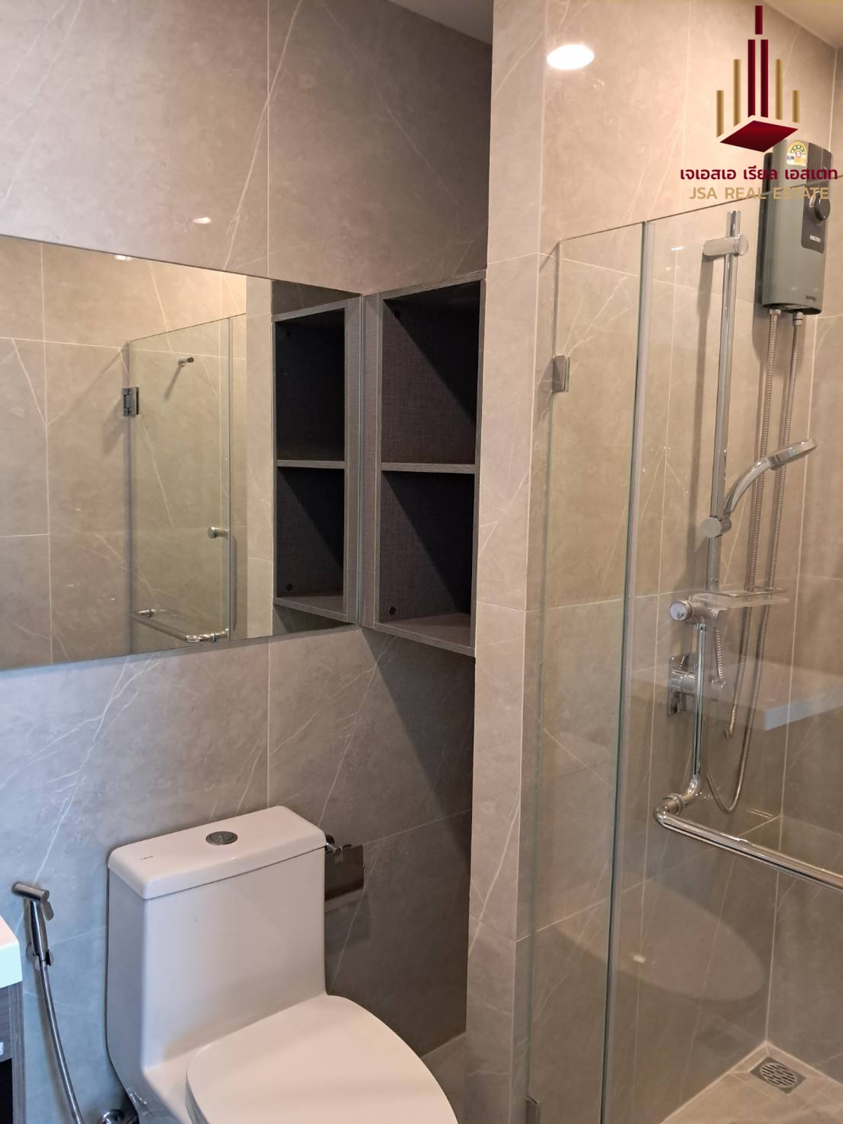 ให้เช่าคอนโดพระราม 9 เพชรบุรีตัดใหม่ RCA : ✨ For Rent: Nue District R9 Condo ✨  💰 Only 18,000 THB/month