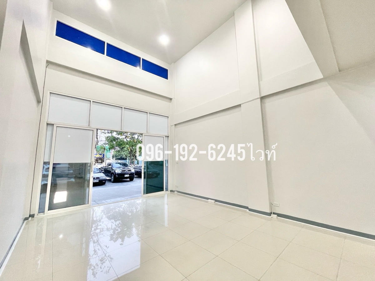 For SaleShop HouseMin Buri, Romklao : Commercial building for sale, 4 floors, newly renovated, 4 bedrooms, 3 bathrooms, opposite Bueng Kum Land Department (Soi Mistine), suitable for a showroom and office.