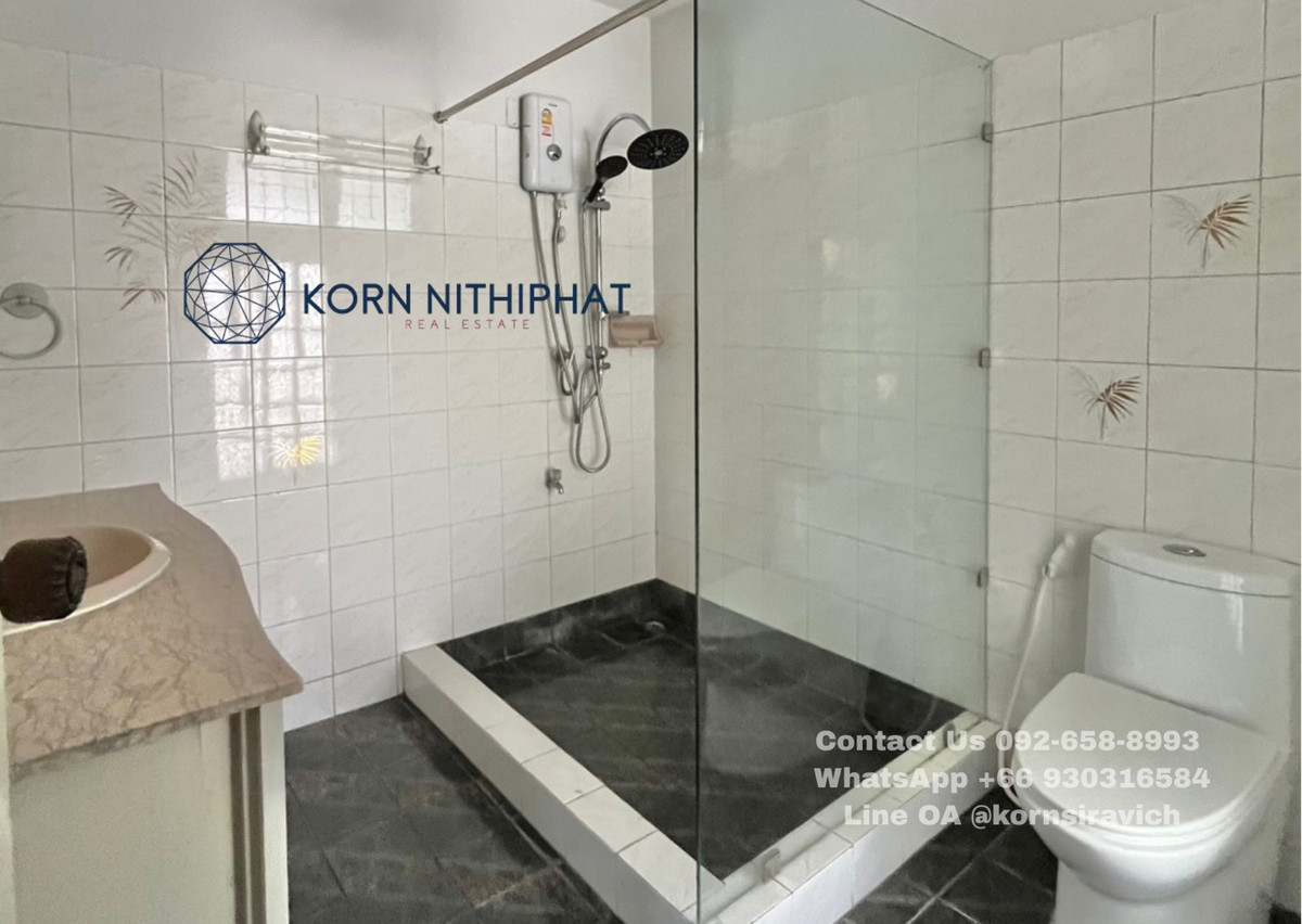 ให้เช่าสุขุมวิท อโศก ทองหล่อ : For Rent Villa Ekkamai Sukhumvit , Bangkok | Welcome Pet Friendly | Big Greenery Landscape and Quiet Residence