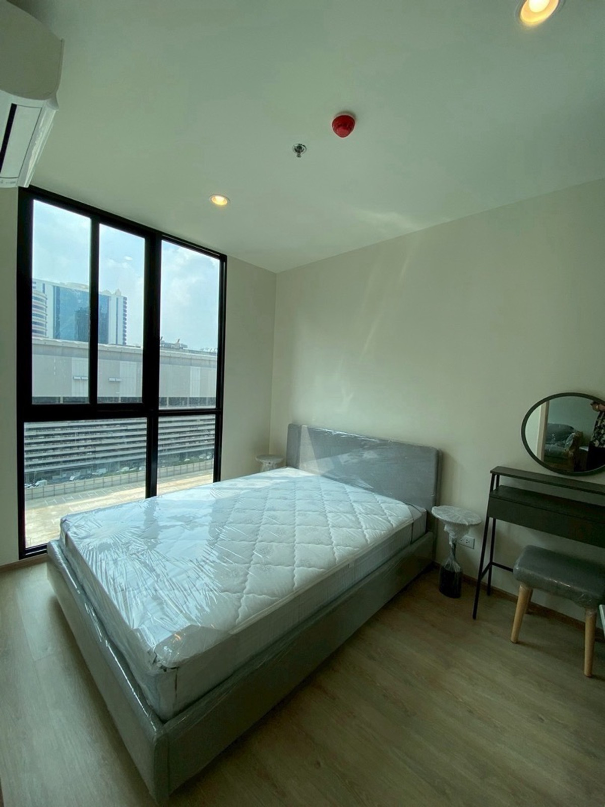 For RentCondoRama9, Petchburi, RCA : FOR RENT - 1 BEDROOM 26.5 SQ.M- READY TO MOVE IN - CALL NOW 094-641-5974