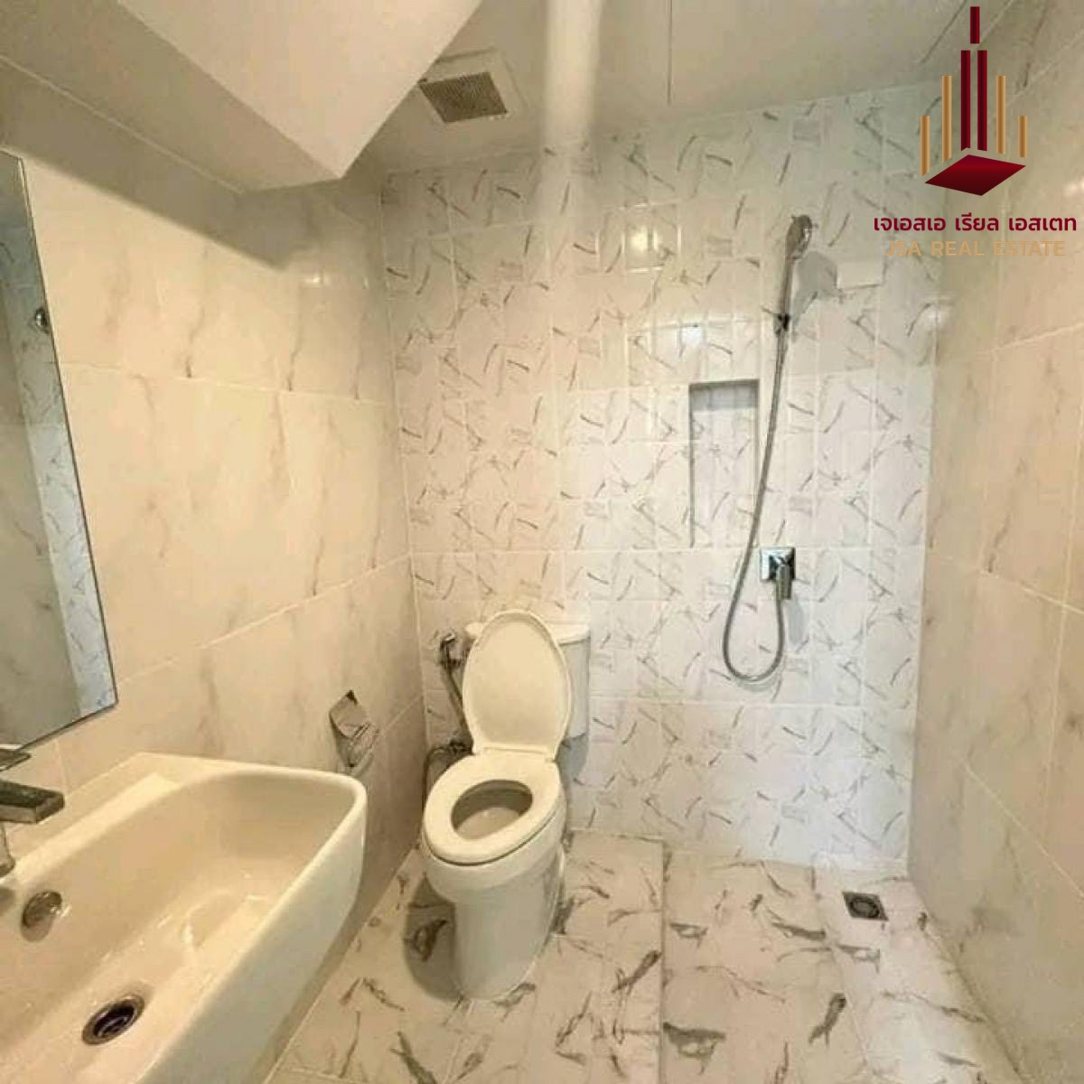 ให้เช่าทาวน์โฮมนวมินทร์ รามอินทรา : ✨ For Rent: Baan Klang Muang Ramintra 83 Station ✨  💰 Only 65,000 THB/month