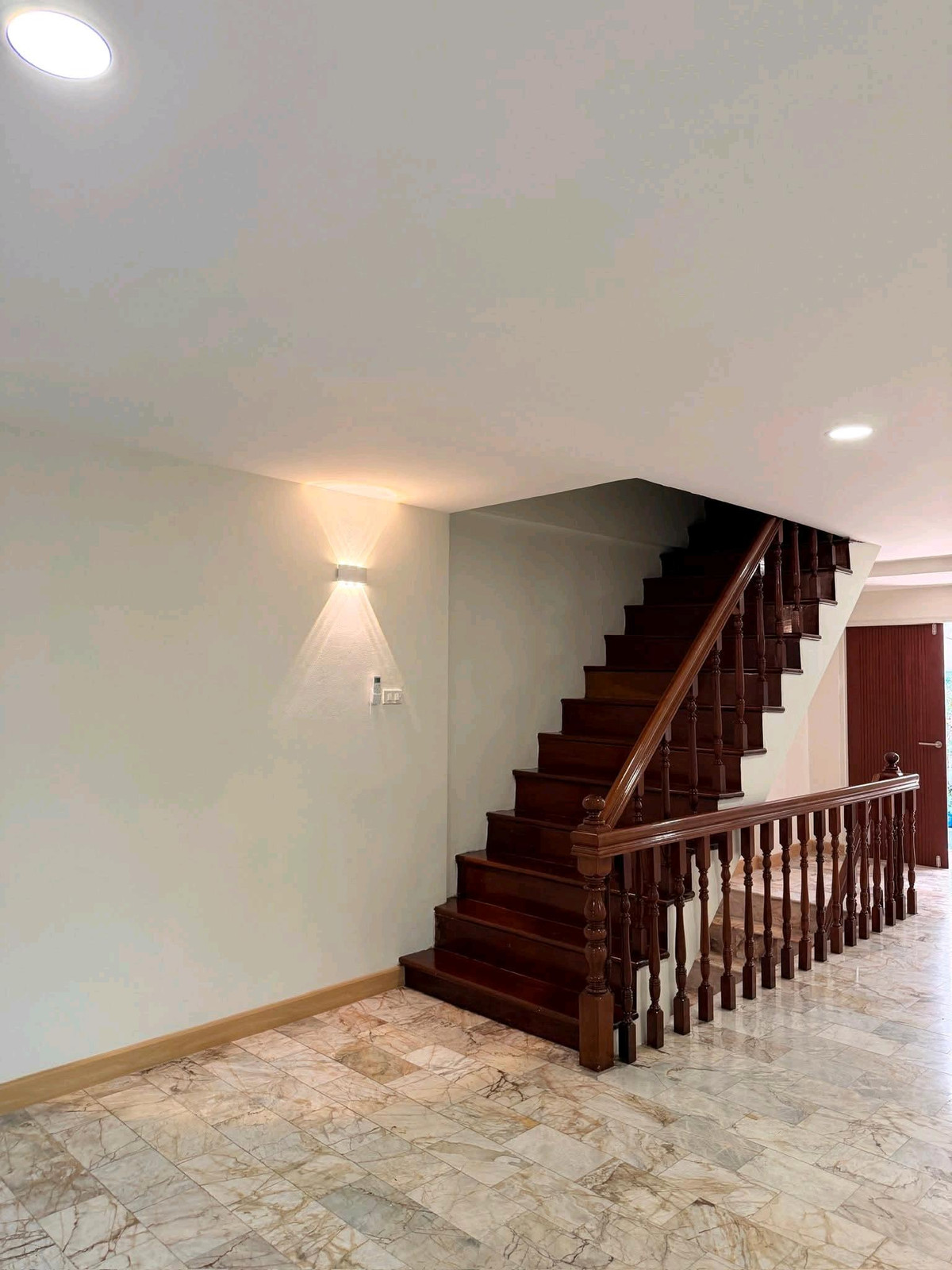 For RentTownhomeSathorn, Narathiwat : 🔥🔥🔥Lan Thong Village💚💚💚