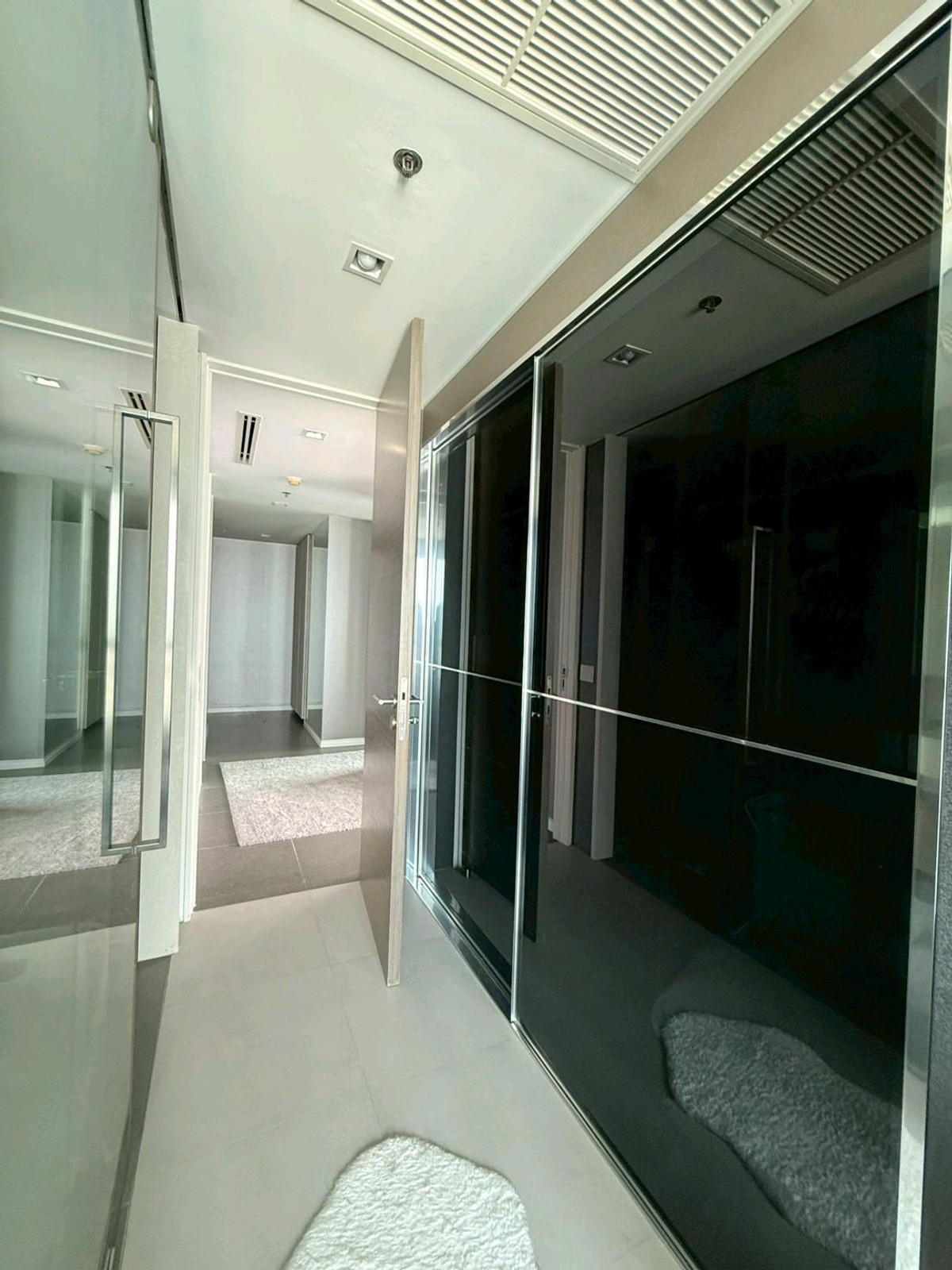 For RentCondoWongwianyai, Charoennakor : 📌For RENT | The River Condominium - 2BR (111 sqm) 75,000 THB/month