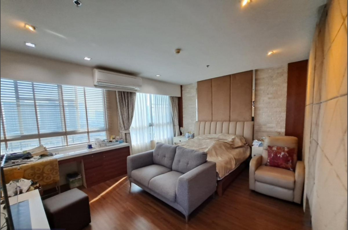For RentCondoRama3 (Riverside),Satupadit : Condo for rent, Supalai Prima Riva, 3 bedrooms, 246 sq m., near BTS Surasak, near Central Plaza Rama 3.