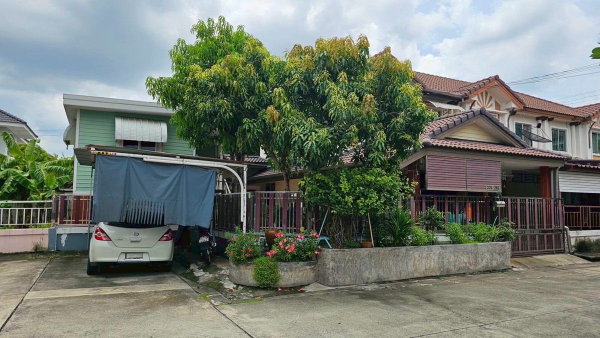 For SaleTownhomeNakhon Pathom : 95813 - 2-story townhouse for sale, Pruksa Ville 10 project, Soi Krathum Lom 19, Nakhon Pathom Province.