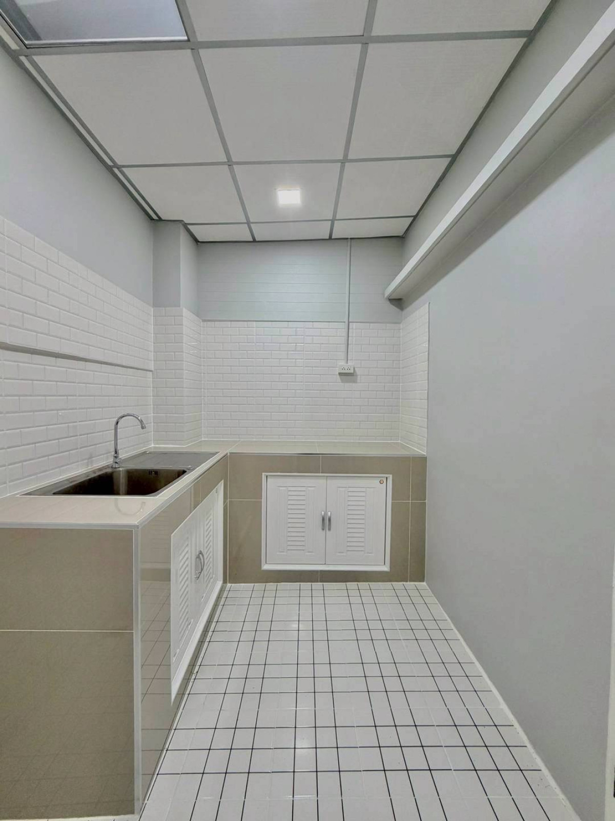 ขายทาวน์โฮมนนทบุรี บางใหญ่ บางบัวทอง : ขายทาวน์เฮ้าส์/ทาวน์โฮม บัวทองธานี หน้ากว้าง รีโนเวทใหม่ บางบัวทอง บางบัวทอง นนทบุรี CX-146820