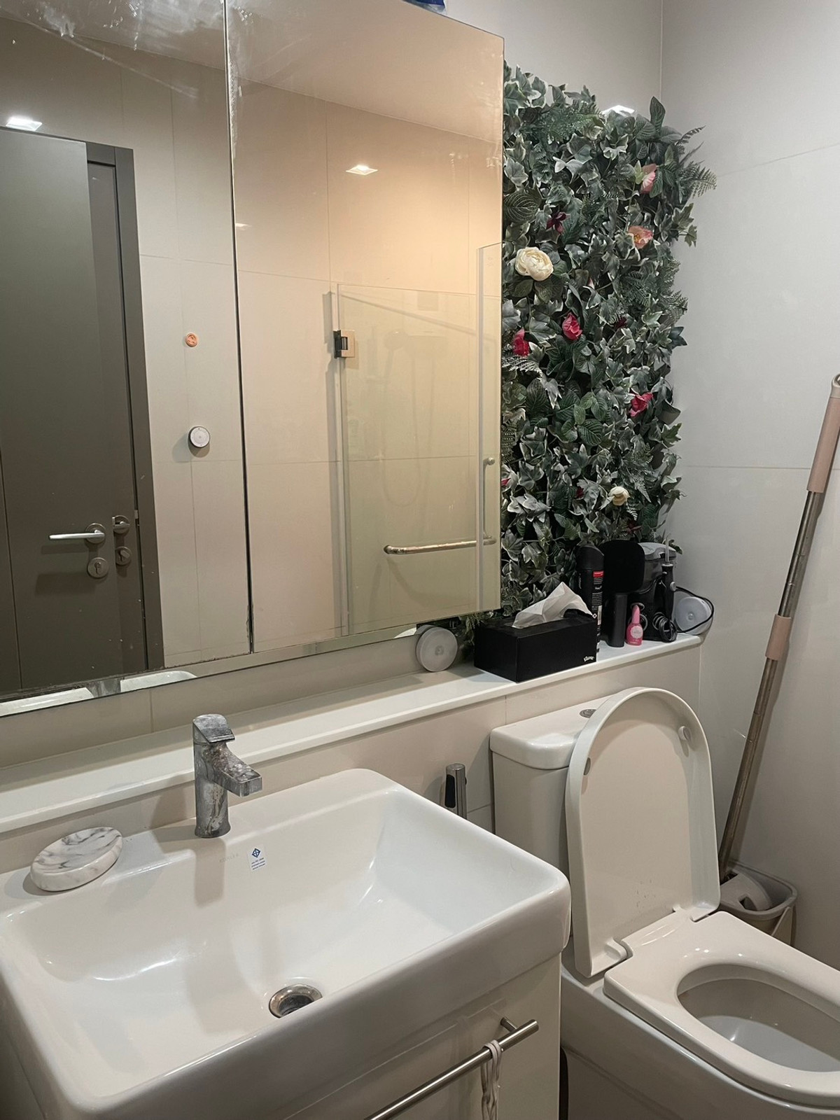 ให้เช่าคอนโดพระราม 9 เพชรบุรีตัดใหม่ RCA : 🔥 Available Rent🔥 Life Asoke Hype 1B1B 34 sqm. 25K/Month Call Ms.Angel(Aumi)0658209572