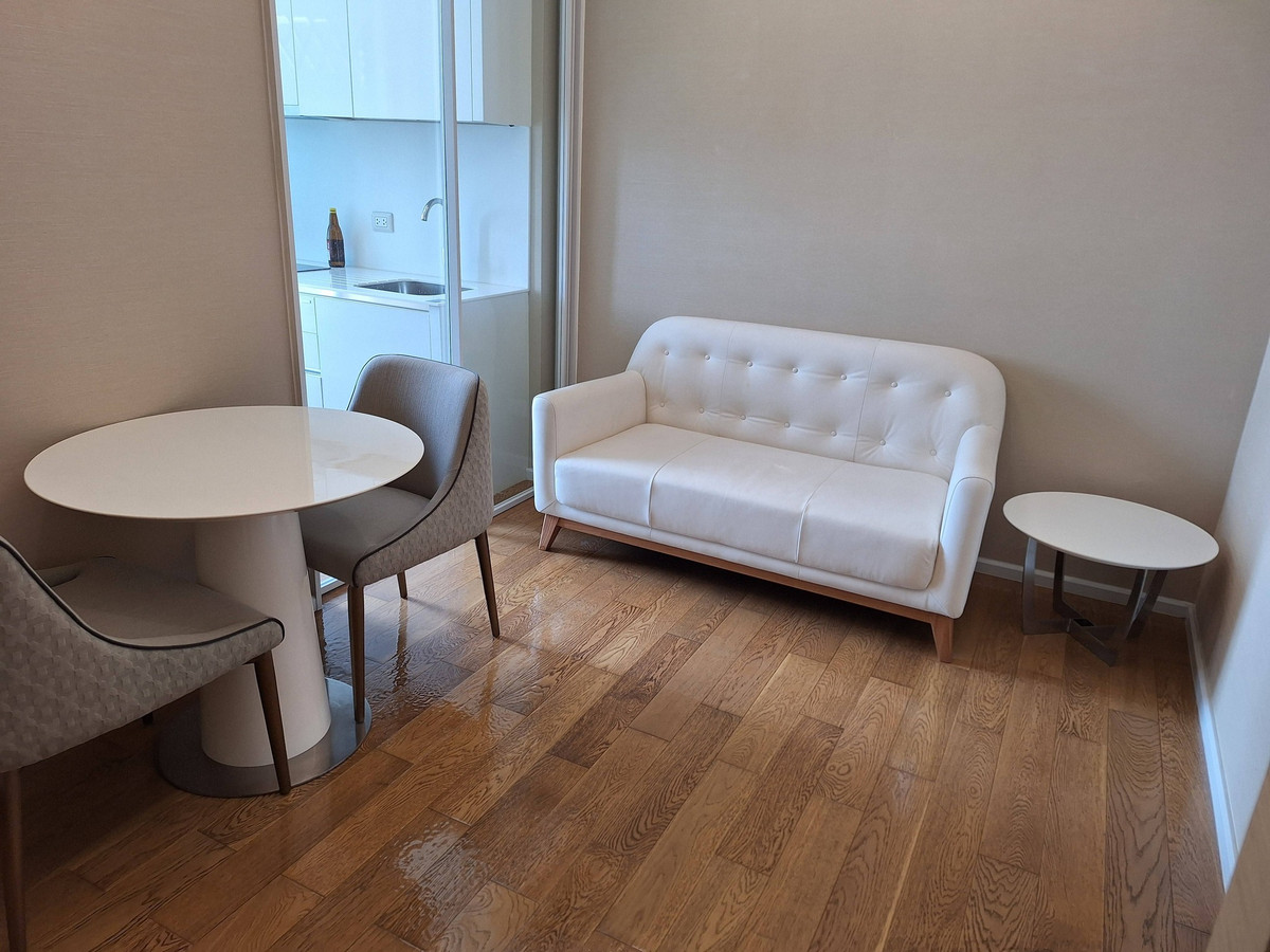 For RentCondoLadprao, Central Ladprao : Beautiful room, exactly as described, ready to move in, The Saint Residence, near BTS Ha Yaek Lat Phrao Station, easy to travel, make an appointment to see urgently, call/line.