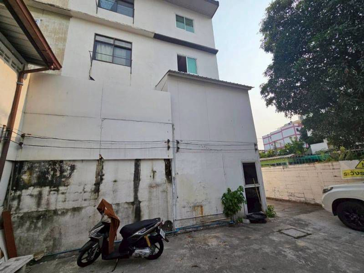 ขายที่ดินพระราม 9 เพชรบุรีตัดใหม่ RCA : ขายที่ดินพร้อมโกดัง 76 ตารางวา ซ.อินทามระ 44 ใกล้ปากซอย20ม. ย่านรัชดา ใกล้ MRT ห้วยขวาง ราคาดีทำเลดีมากติดต่อ ผึ้งรติ 0619419639 