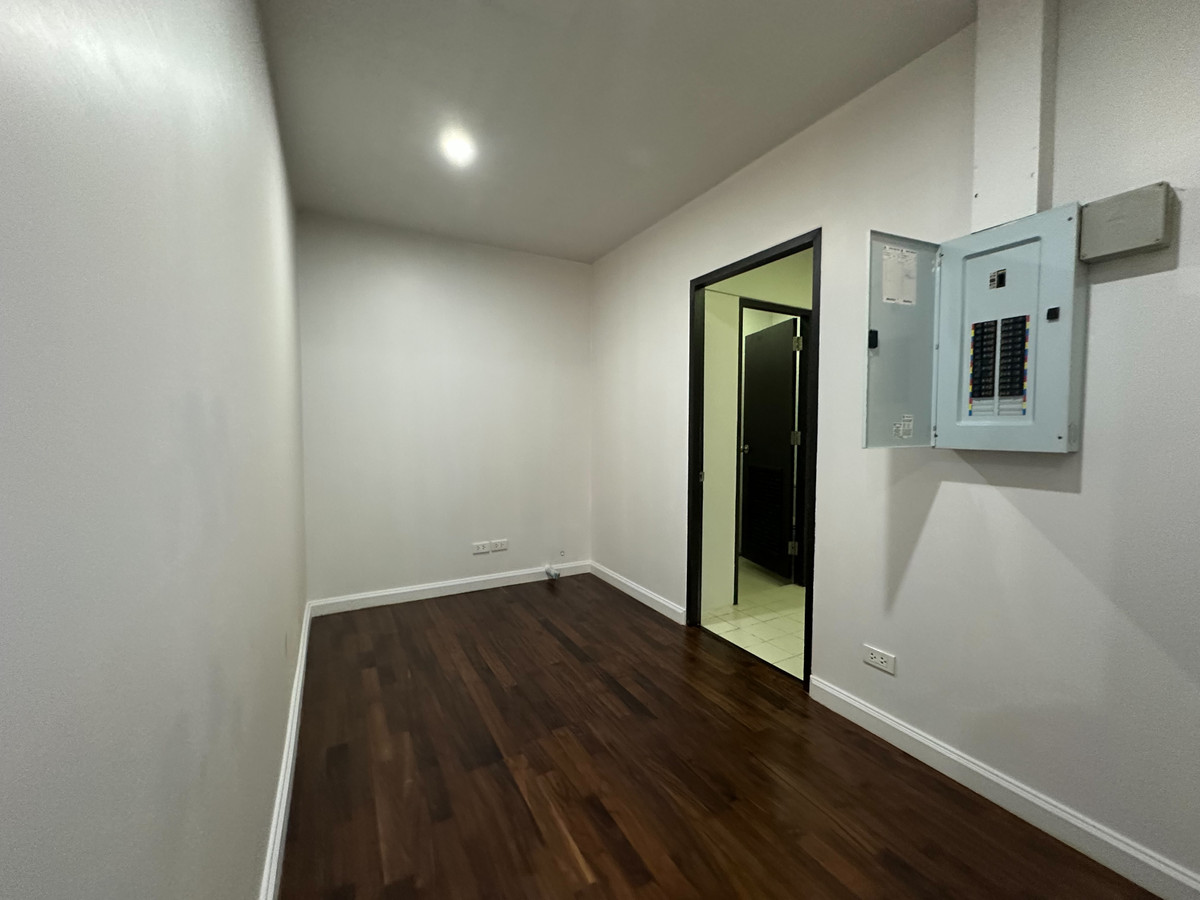 For RentCondoSukhumvit, Asoke, Thonglor : For rent: The Cadogan Private Residence, wide space, very good price, in the heart of the city, convenient to travel.