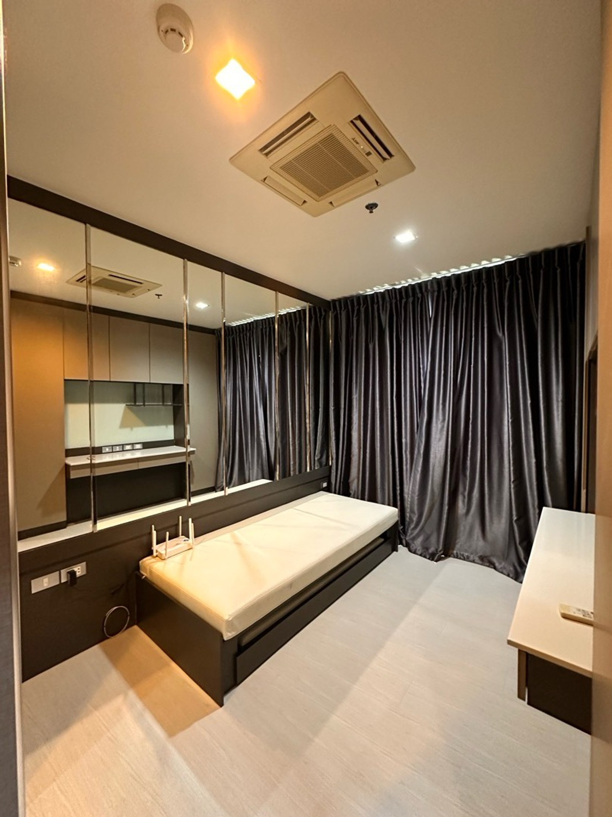 For SaleCondoSukhumvit, Asoke, Thonglor : Built-in, fully decorated, ready to move in. Not hot in the afternoon sun, beautiful view, 149,000 per sq m.