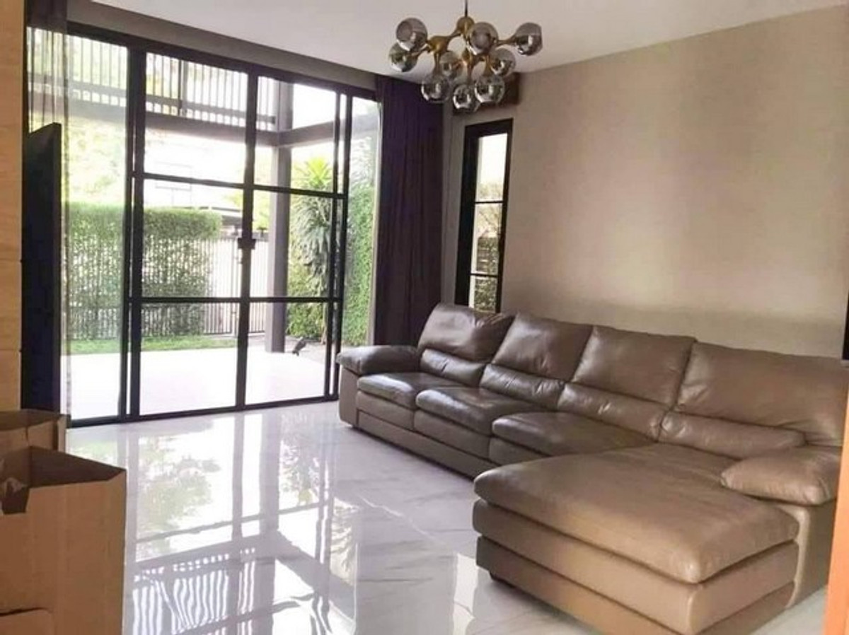 For RentHouseBangna, Bearing, Lasalle : HR3281 Luxury detached house for rent, Evergreen Bangna Km. 5, area 610 sq m., near ICS International School and Patana.