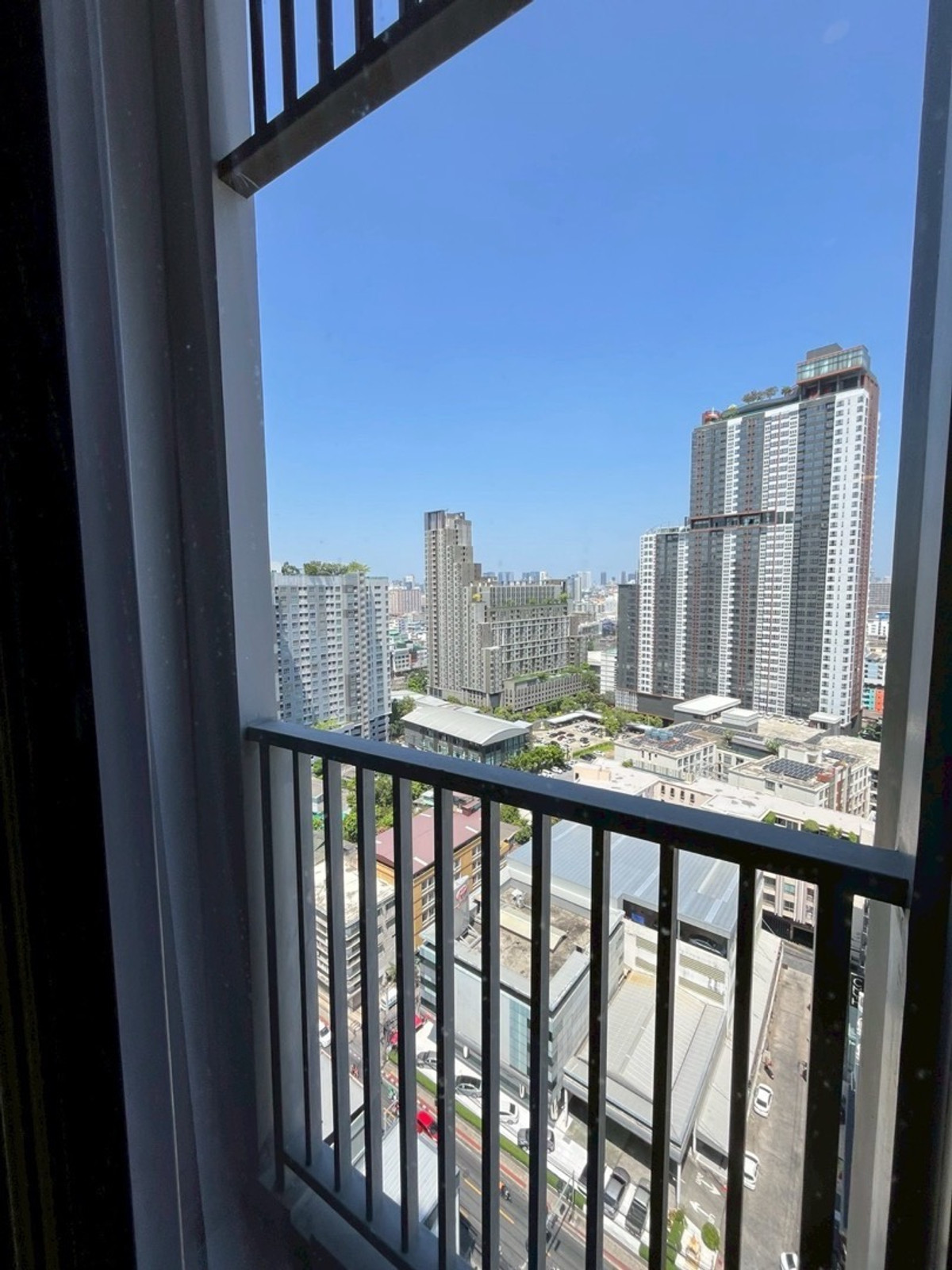 For RentCondoRatchadapisek, Huaikwang, Suttisan : ⭐️SOHO BANGKOK⭐️ Duo Duplex 38sq.m 28k Contact Us🌈