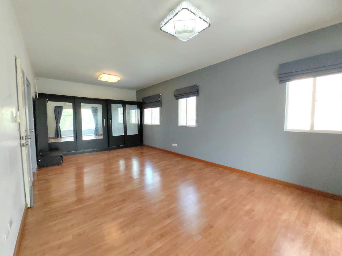 ขายบ้านเกษตรศาสตร์ รัชโยธิน : ขายบ้านเดี่ยว เดอะแพลนท์ วงแหวน-รามอินทรา เนื้อที่ 80.1 ตรว. หลังริม ทำเลดี การเดินทางสะดวก ใกล้ทางด่วน ใกล้แฟชั่น ใกล้แจ๊สคู้บอน