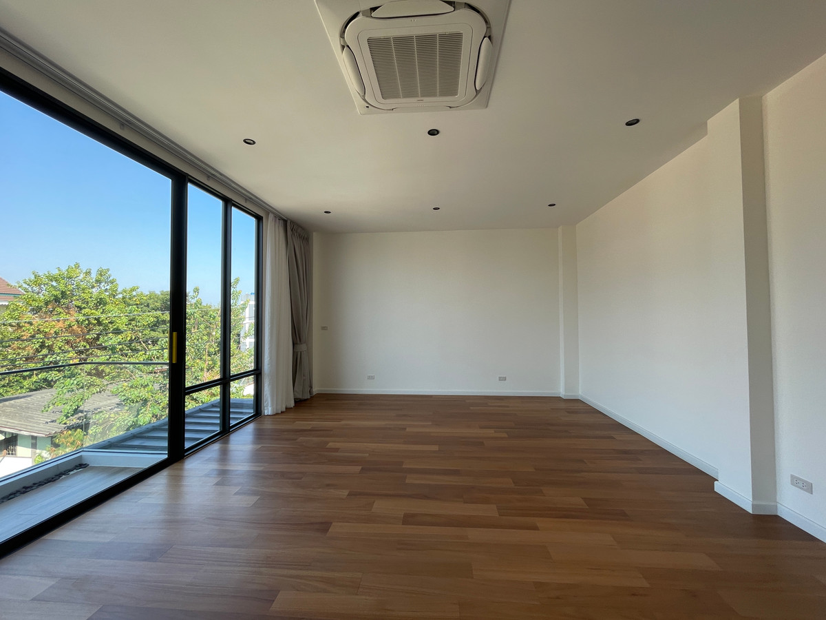 For SaleHouseChokchai 4, Ladprao 71, Ladprao 48, : Super Luxury THIRRA Ladprao detached house for sale – highest level of privacy On a potential location near MRT Phawana