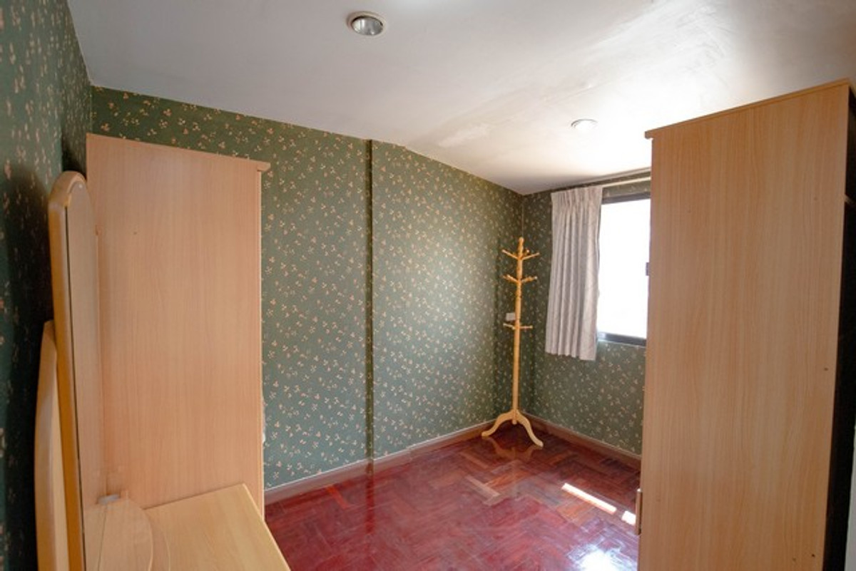 For RentTownhomePattanakan, Srinakarin : HR3284 Warathorn Ville Phatthanakan 44, 4-story house for rent, lots of space, convenient parking, near the expressway and Triam Udom Phatthanakan.