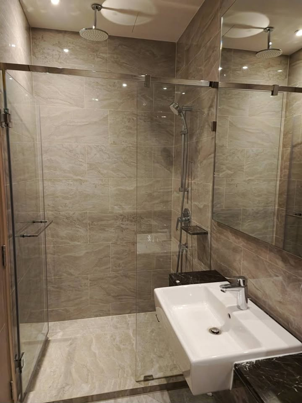 For RentCondoRama9, Petchburi, RCA : RC032126 Condo 2 beds for rent at Ashton Asoke-Rama 9 near MRT Rama 9 and Central Rama 9.