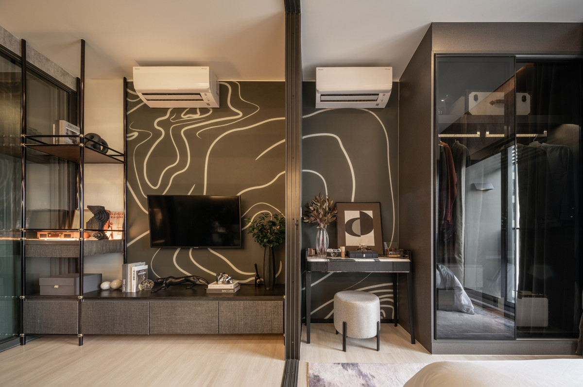 For SaleCondoSapankwai,Jatujak : ✨ Modern Living near the garden, new condo with special promotions Get a discount of up to 1 million baht, starting at just 3.66 million baht.