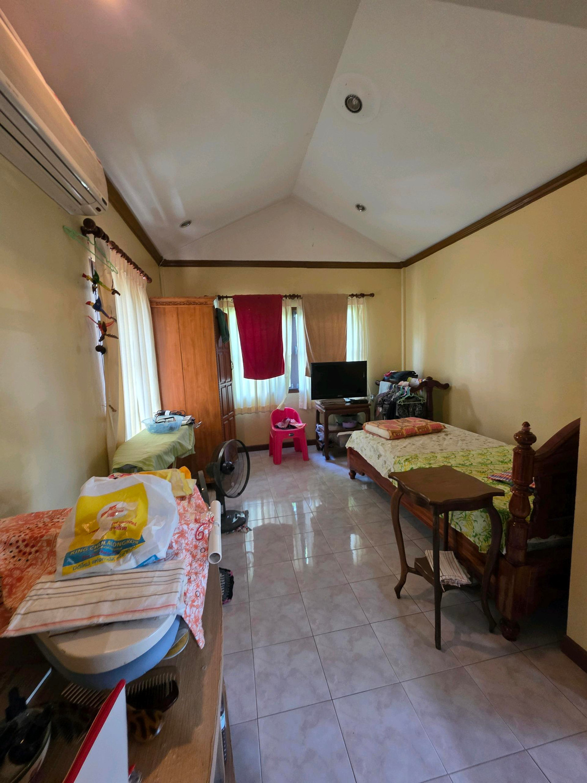 For SaleHouseMin Buri, Romklao : Urgent sale! Single house in Chaiyaphruek 1 Village, Khum Klao Road. Extra large plot