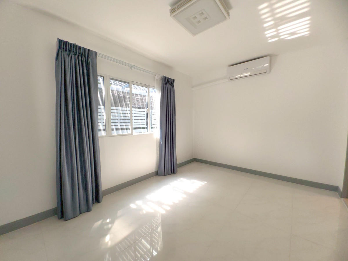 ขายบ้านเกษตรศาสตร์ รัชโยธิน : ขายบ้านเดี่ยว เดอะแพลนท์ วงแหวน-รามอินทรา เนื้อที่ 80.1 ตรว. หลังริม ทำเลดี การเดินทางสะดวก ใกล้ทางด่วน ใกล้แฟชั่น ใกล้แจ๊สคู้บอน