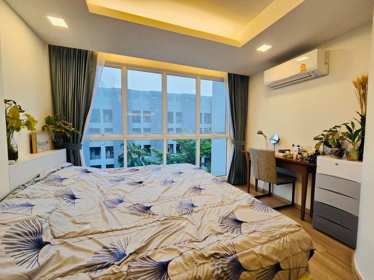 For RentCondoLadprao101, Happy Land, The Mall Bang Kapi : Luxury condo for rent on Lat Phrao Road, near the BTS, 2 bedrooms, 50 square meters, never rented to anyone.