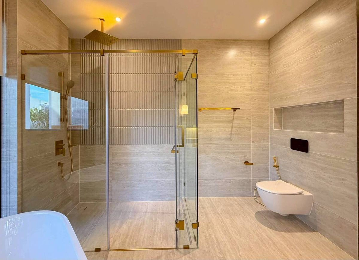 ขายบ้านพัฒนาการ ศรีนครินทร์ : BuGaan กรุงเทพกรีฑา บ้านเดี่ยว 3 ชั้น 540 ตร.ม. พร้อมลิฟต์ส่วนตัว Please call: 082-894-4624