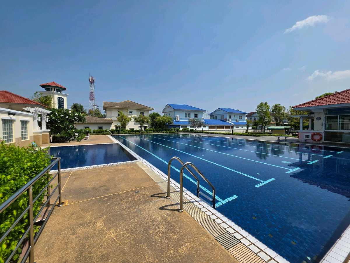 For SaleHouseMin Buri, Romklao : Urgent sale! Single house in Chaiyaphruek 1 Village, Khum Klao Road. Extra large plot